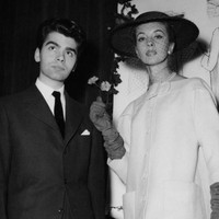 Seperti dikutip dari The Fashion Spot, Karl Lagerfeld awalnya bercita-cita jadi seorang kartunis, sementara dunia fashion hanyalah hobinya. Tapi menurutnya kala itu, industri fashion akan jauh lebih menguntungkan secara finansial sehingga ia memilih mengejar karir di dunia tersebut. Foto: Getty Images