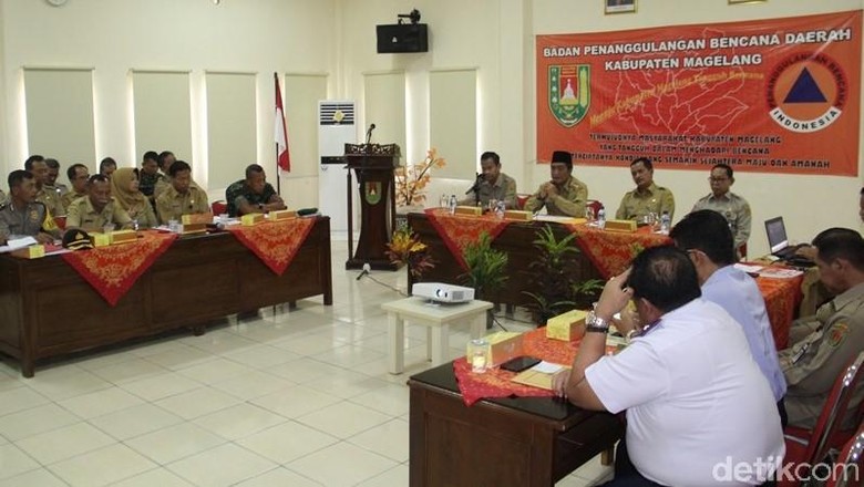 Jika Merapi Erupsi, Magelang Siap Tampung Warga dari Boyolali Jika Merapi Erupsi, Magelang Siap Tampung Warga dari Boyolali