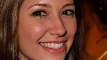 Begitu juga wanita ini, dia tidak ada. Foto: Thispersondoesnotexist