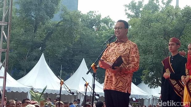 Kunjungi Perayaan Cap Go Meh di Glodok, Anies Didoakan Hoki