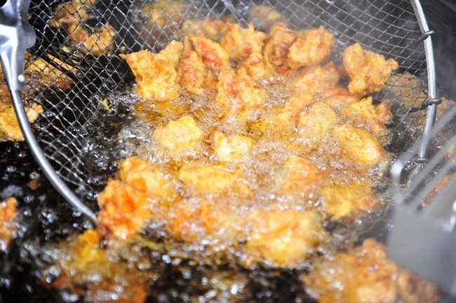 Ini 10 Minyak Tersehat yang Baik Dipakai untuk Memasak
