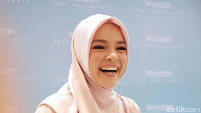 Dewi Sandra: Ujian Terbesar Hijrah adalah Diri Saya Sendiri Dewi Sandra: Ujian Terbesar Hijrah adalah Diri Saya Sendiri