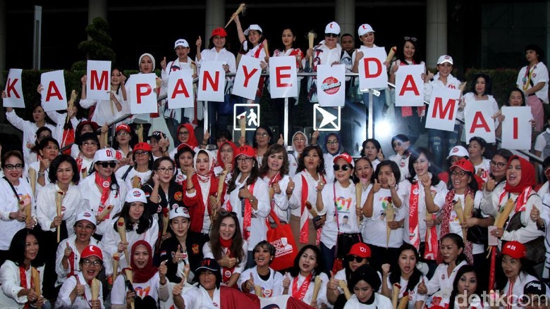 Titik Temu Komunitas Sosial dan Parpol Titik Temu Komunitas Sosial dan Parpol