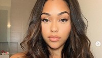 Ia ketahuan berciuman dengan Tristan Thompson, suami dari Khloe Kardashian. Dok. Instagram/jordynwoods