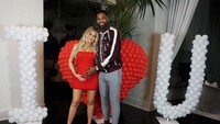Meskipun hubungan Khloe dan Tristan tak selalu mulus, namun keduanya kerap tampil mesra. Dok. Instagram/khloekardashian