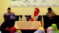 Selain Yenny Wahid, hadir pula Pengurus Pusat Muhamadiyah, Hajriyanto Y. Thohari dan Plt. Sekjen PP DMI, M Arief Rosyid sebagai pembicara dalam diskusi yang bertema Hijrah Menuju Indonesia Maju.