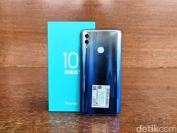 Unboxing Honor 10 Lite, Smartphone Menengah Berkilauan