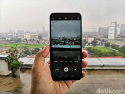 Unboxing Honor 10 Lite, Smartphone Menengah Berkilauan