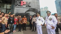 Sebelum Khofifah dan Emil, pasangan gubernur dan wagub Riau, Syamsuar-Edy Natar Nasution sudah lebih dulu datang.