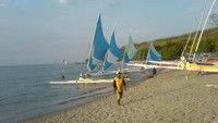 Traveler bisa menyewa perahu layar, kano, ban pelampung, motor ATV, jetski, alat snorkeling, diving hingga flyboard (Tia Esha Nombiga/dTraveler)
