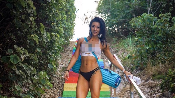 Foto: Binaragawan Cantik Berselisih dengan Polisi karena Pose Pakai Bikini