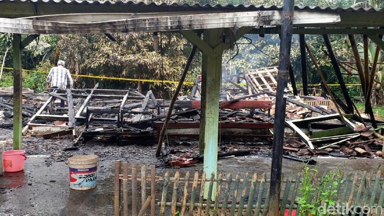 Puslabfor Selidiki Penyebab Pasti Kematian Sekeluarga di Sukabumi Puslabfor Selidiki Penyebab Pasti Kematian Sekeluarga di Sukabumi