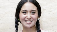 Ayushita memang kerap tampil beda dengan selebriti lainnya. Pool/Palevi S/detikFoto.