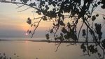 Foto: Pantai Pasir Putih Situbondo dan Sandiaga Uno