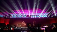 Wisatawan dapat melihat lentera di langit malam berlatar Kota Terlarang Beijing. Palace Museum China ini pada umumnya dikenal sebagai Kota Terlarang (Xiong Yong/CNN Travel)