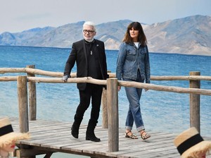 Mengenal Virginie Viard Tangan Kanan Karl Lagerfeld