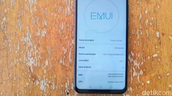 Honor 10 Lite menggunakan sistem operasi Android 9.0 (Pie) dengan user interface EMUI 9. Foto: fyk