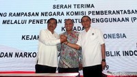 KPK menyerahkan barang rampasan dari pelaku korupsi ke Kejaksaan Agung dan Badan Narkotika Nasional (BNN) di Gedung ACLC KPK, Jalan Rasuna Said, Jakarta Selatan, Rabu (20/2/2019).