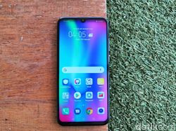 Unboxing Honor 10 Lite, Smartphone Menengah Berkilauan