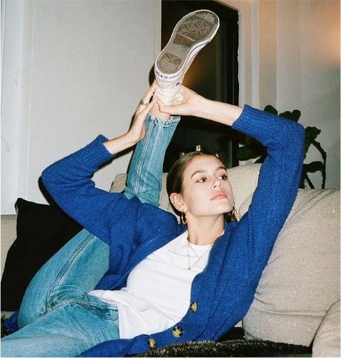 Cari Inspirasi Foto? Yuk Sontek Ragam Pose yang Jadi Viral Ini