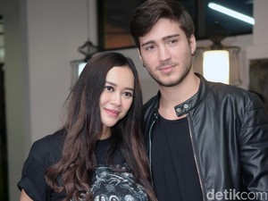 Aura Kasih Ungkap Alasan Cerai dengan Eryck Amaral