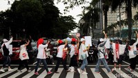 Melihat kondisi jelang Pemilu yang cukup memprihatinkan dna terpecah belah, mereka berinisiatif membuat gerakan #kampanyedamai yang dimulai dan diinisiasi oleh relawan perempuan Pertiwi.