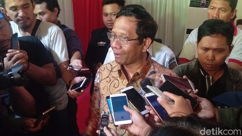 Mahfud Md: Ahok Tak Bisa Gantikan Maruf Amin Jadi Cawapres Ataupun Wapres Mahfud Md: Ahok Tak Bisa Gantikan Maruf Amin Jadi Cawapres Ataupun Wapres