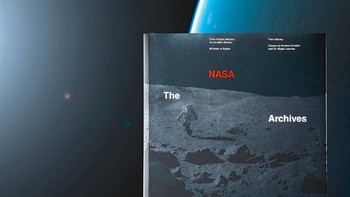 Ini adalah buku yang berisi kumpulan foto bersejarah NASA tersebut. Foto: NASA