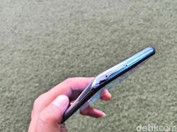 Unboxing Honor 10 Lite, Smartphone Menengah Berkilauan