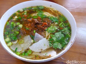 Lanzhou Beef Ramen: Lamian Mulur dan Sate Kambing Berempah Khas Lanzhou yang Halal