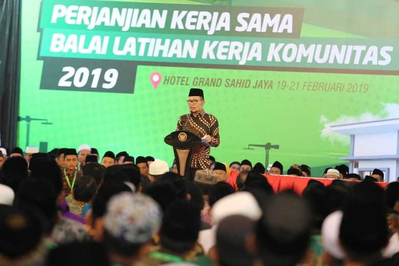 Image result for acara penandatangan Perjanjian BLK Komunitas Tahap I Tahun 2019, di Hotel Grand Sahid Jaya