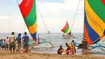 Foto: Pantai Pasir Putih Situbondo dan Sandiaga Uno