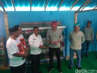 Ini Baru Beda! Situbondo Punya Perpustakaan Terapung di Laut