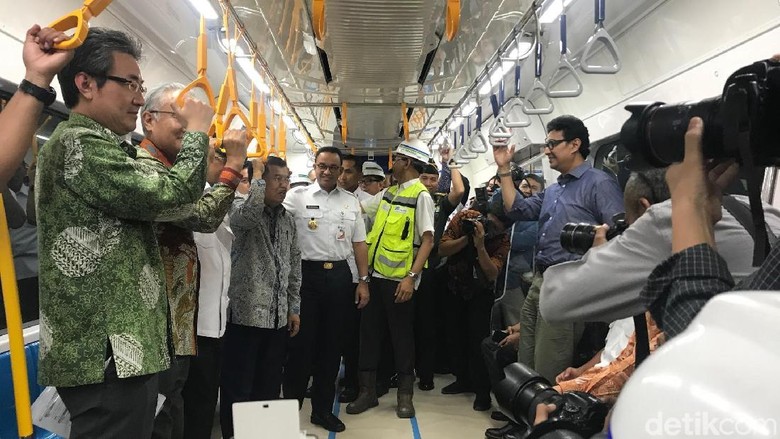 Ditemani Anies dan Menhub, JK Jajal MRT dari HI ke Lebak Bulus Ditemani Anies dan Menhub, JK Jajal MRT dari HI ke Lebak Bulus
