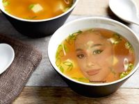 Seandainya Jadi Sup, Ariana Grande Pilih Jadi Sup Miso