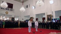 Pelantikan dilakukan berdasarkan Keputusan Presiden Nomor 20/7 Tahun 2019 tentang Pengesahan Gubernur dan Wakil Gubernur Riau Masa Jabatan 2019-2024.
