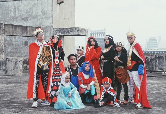 Keluarga Gen Halilintar memiliki popularitas tinggi di Indonesia. Mereka baru saja mengeluarkan single pertama berjudul Ziggy Zagga dan langsung disambut meriah oleh netizen. Foto: Instagram/GenHalilintar