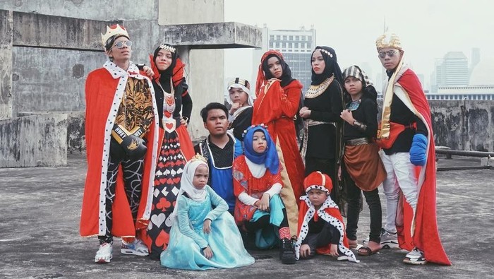 Gaya Hijab Keluarga Gen Halilintar di Video Klip Terbarunya