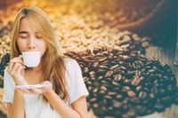 Minum Teh atau Kopi Terlalu Panas Bisa Picu Kanker Kerongkongan