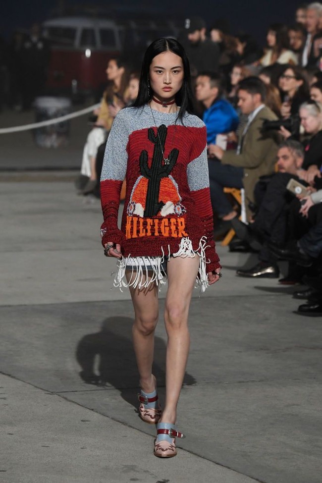 Di dunia modelling, Jingwen punya karier yang tengah bersinar. Dia pernah tampil di sejumlah fashion show bergengsi, mulai dari  Louis Vuitton, Prada hingga Chanel.  Foto: dok. Zara
