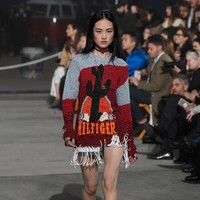 Di dunia modelling, Jingwen punya karier yang tengah bersinar. Dia pernah tampil di sejumlah fashion show bergengsi, mulai dari  Louis Vuitton, Prada hingga Chanel.  Foto: dok. Zara
