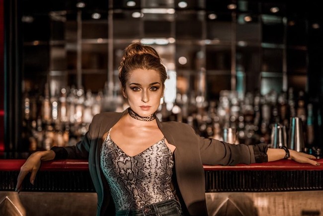 Anastasia Biserova merupakan penari perut asal Rusia yang sehari-harinya bekerja di Kairo, Mesir. Foto: Instagram @anastasiabiserova_official