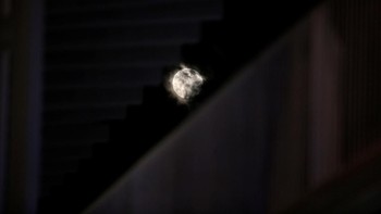 Seperti di Jakarta, di Malaga pun Bulan sempat tertutup awan. Foto: REUTERS/Jon Nazca