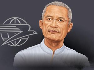 Mengenal Gilarsih dari Balik Meja Direktur Utama Pos