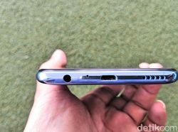 Unboxing Honor 10 Lite, Smartphone Menengah Berkilauan