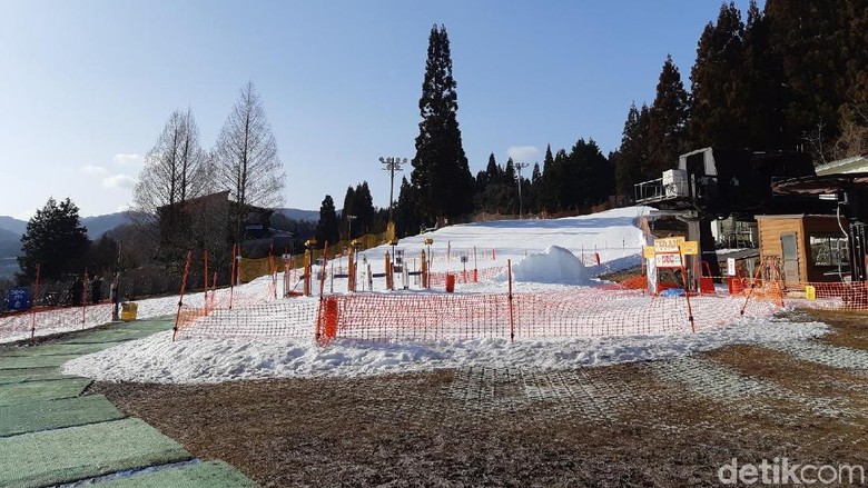 Megahira Ski Resort (Bonauli/detikTravel) Megahira Ski Resort (Bonauli/detikTravel)