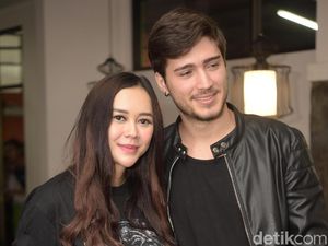 Aura Kasih Sering Video Call dengan Anak Suaminya