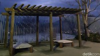 Ada juga tempat duduk untuk bersantai. (Bonauli/detikTravel)