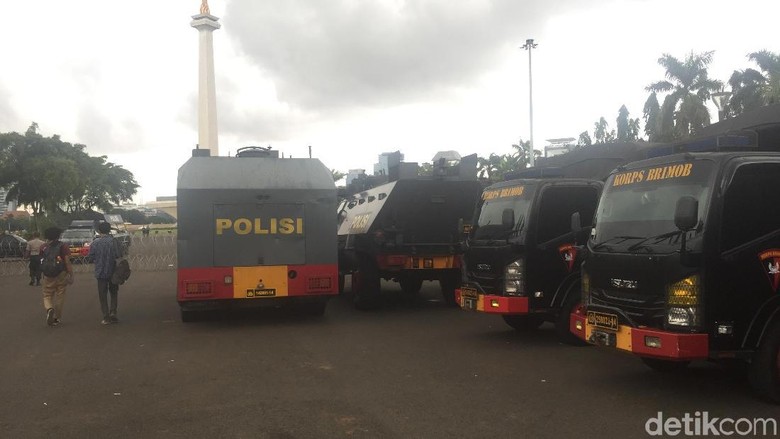 Polisi: 12.000 Aparat Gabungan Siap Amankan Munajat 212 di Monas Polisi: 12.000 Aparat Gabungan Siap Amankan Munajat 212 di Monas