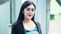 Vernita Syabilla jadi sorotan hampir semua media karena masalahnya dengan rumah tangga Richie Five Minutes. Ia pun membela diri dan memberikan klarifikasi.  Foto: Ismail/detikFoto